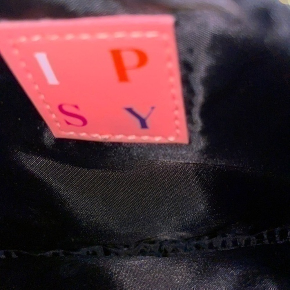 Ipsy zodiac 🖤magic🪄 pouch for bundles or not, but when bundle up 3+ save 30% - Picture 5 of 5